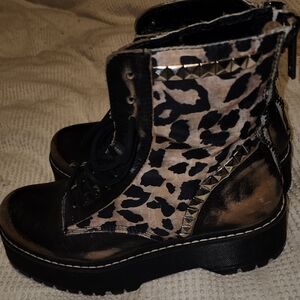 Steve Madden Black Tan Leopard Combat Boots Zipper Studs, Sz 7 "Avenger" Mad Max